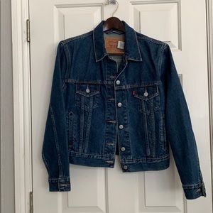 Levi’s Denim Jacket Size Medium